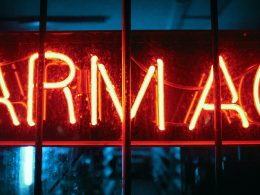 rot-und-weiss-lieben-neonlicht-beschilderung-GyMfIhnG6BU