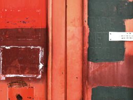 rote-metallbox-cDRh3IPHLII