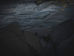 rocky-river-mit-eisblocken-VbPhuJ85iaA