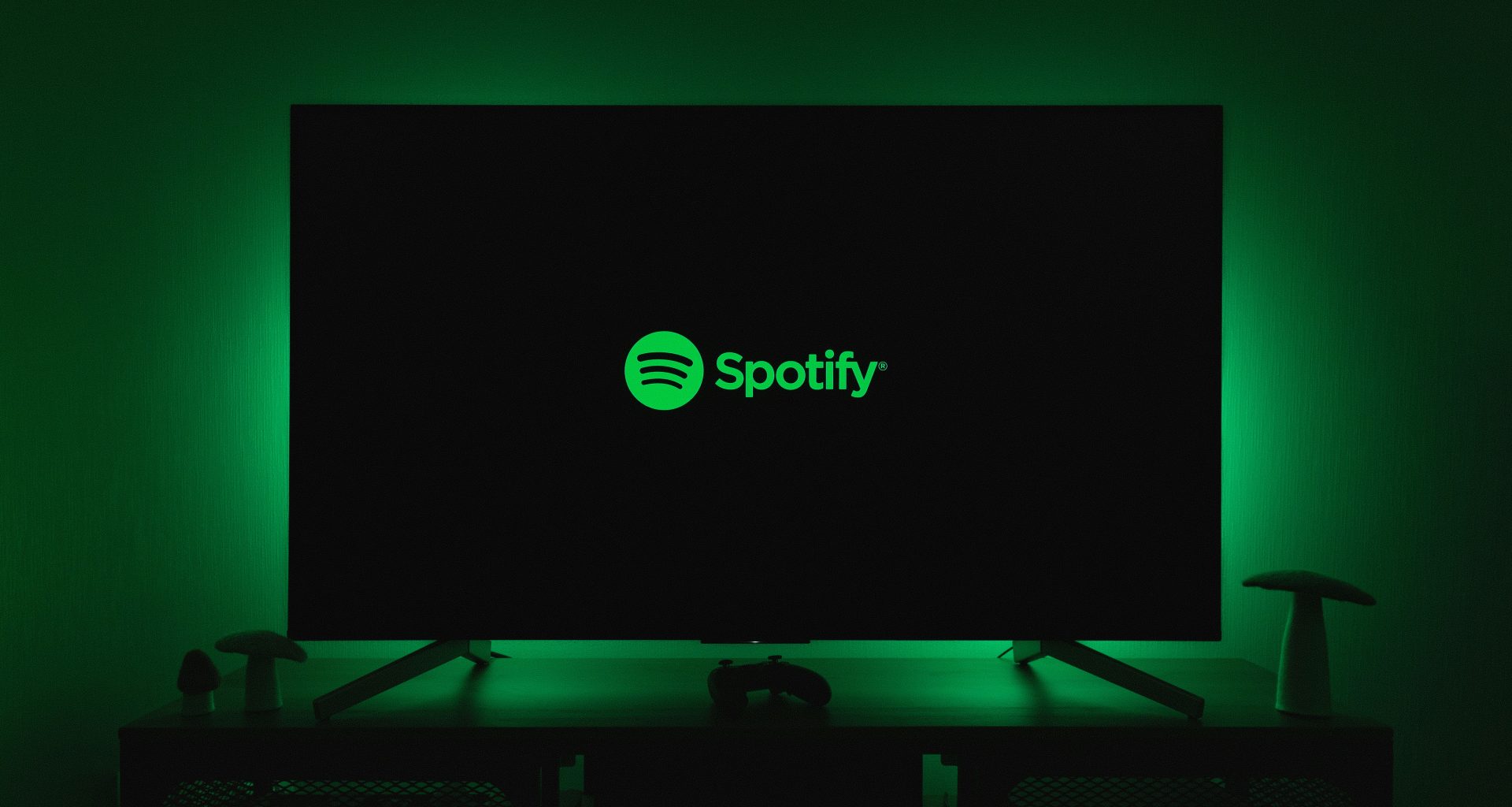 das-spotify-logo-leuchtet-auf-einem-flachbildfernseher-SwKf1x2_hRo