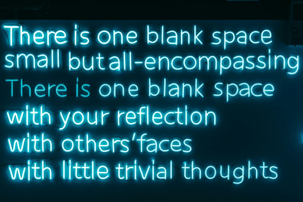 es-gibt-einen-leerzeichentext-DxniJ3nVY2A