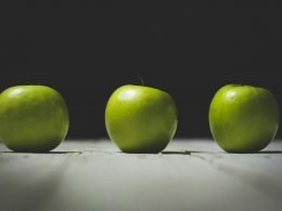 drei-granny-smith-apfel--uPDkAK6f8A