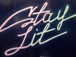 eingeschaltete-stay-lit-led-beschilderung-P2pRHSIWa1U