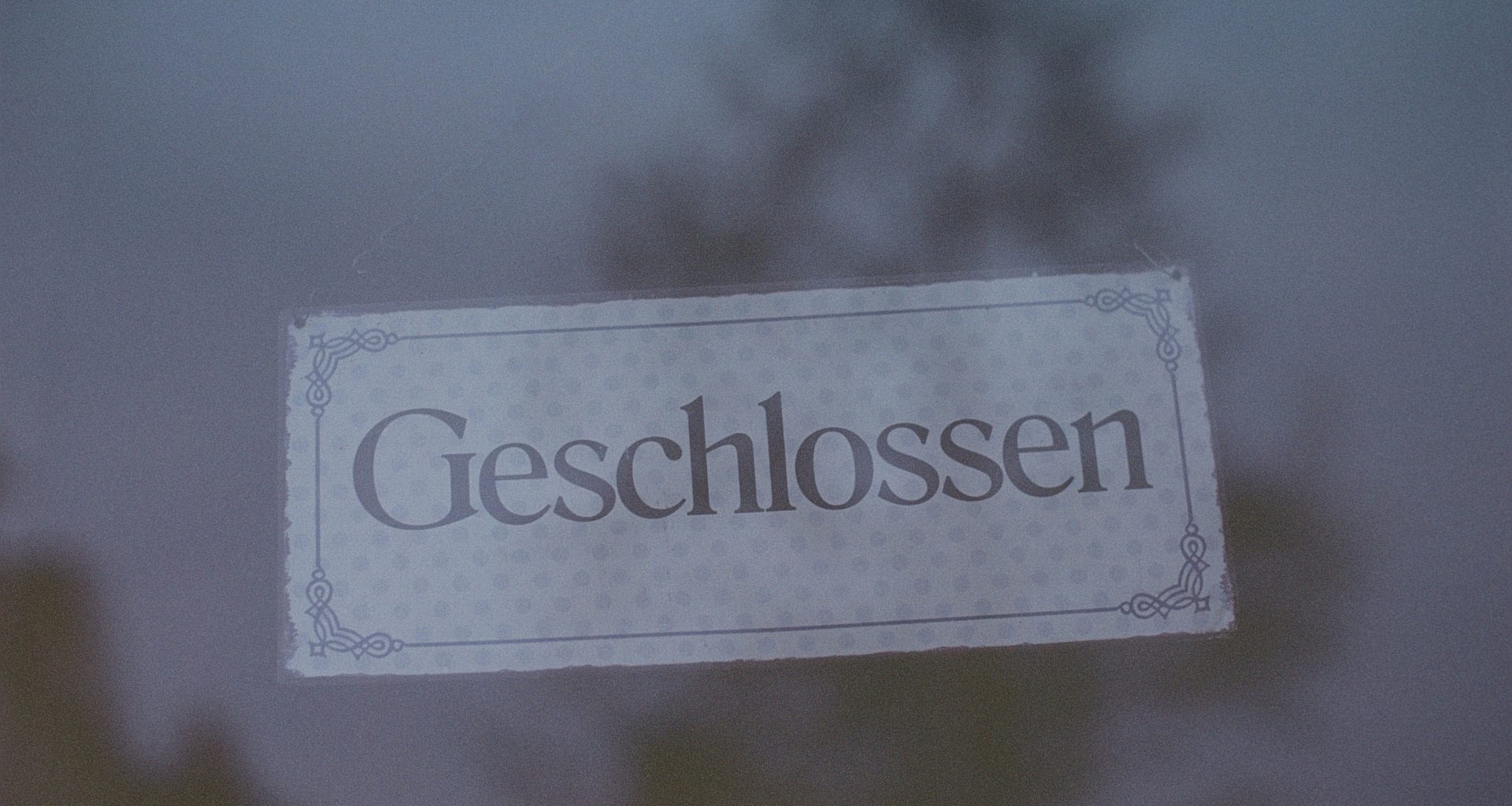 weisse-und-schwarze-nichtraucherbeschilderung-1b_EvtZy_is