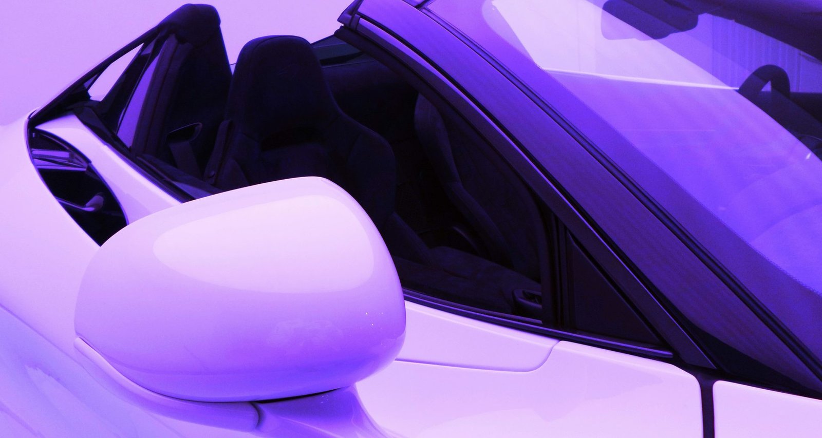 weisses-cabrio-coupe-jtcNLmMqIUE