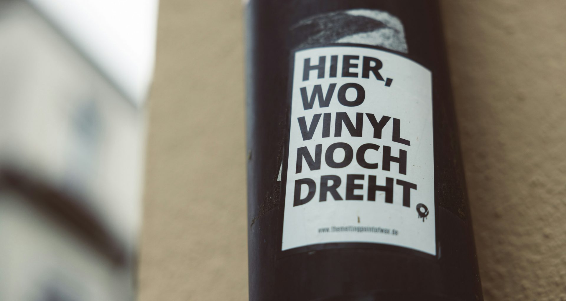 eine-flasche-wein-VXOiLT2gxAI