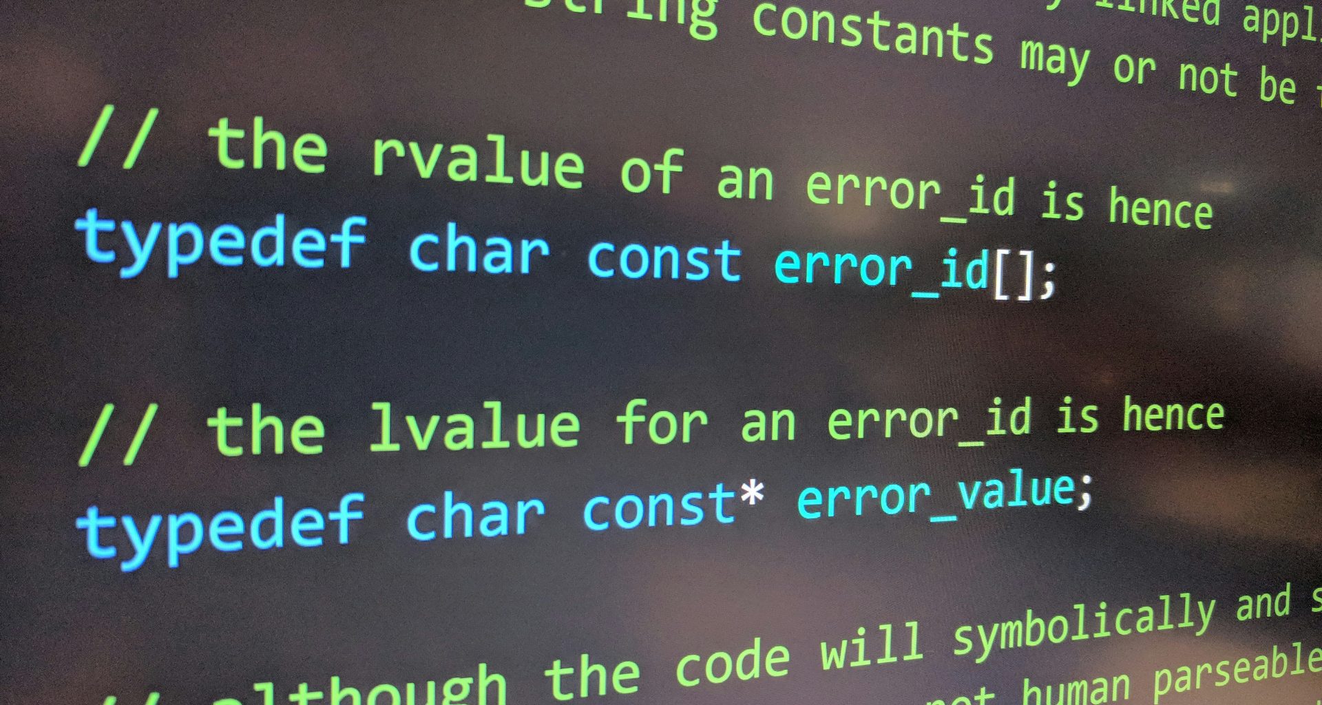 eine-nahaufnahme-eines-computerbildschirms-mit-code-darauf-UMlT0bviaek