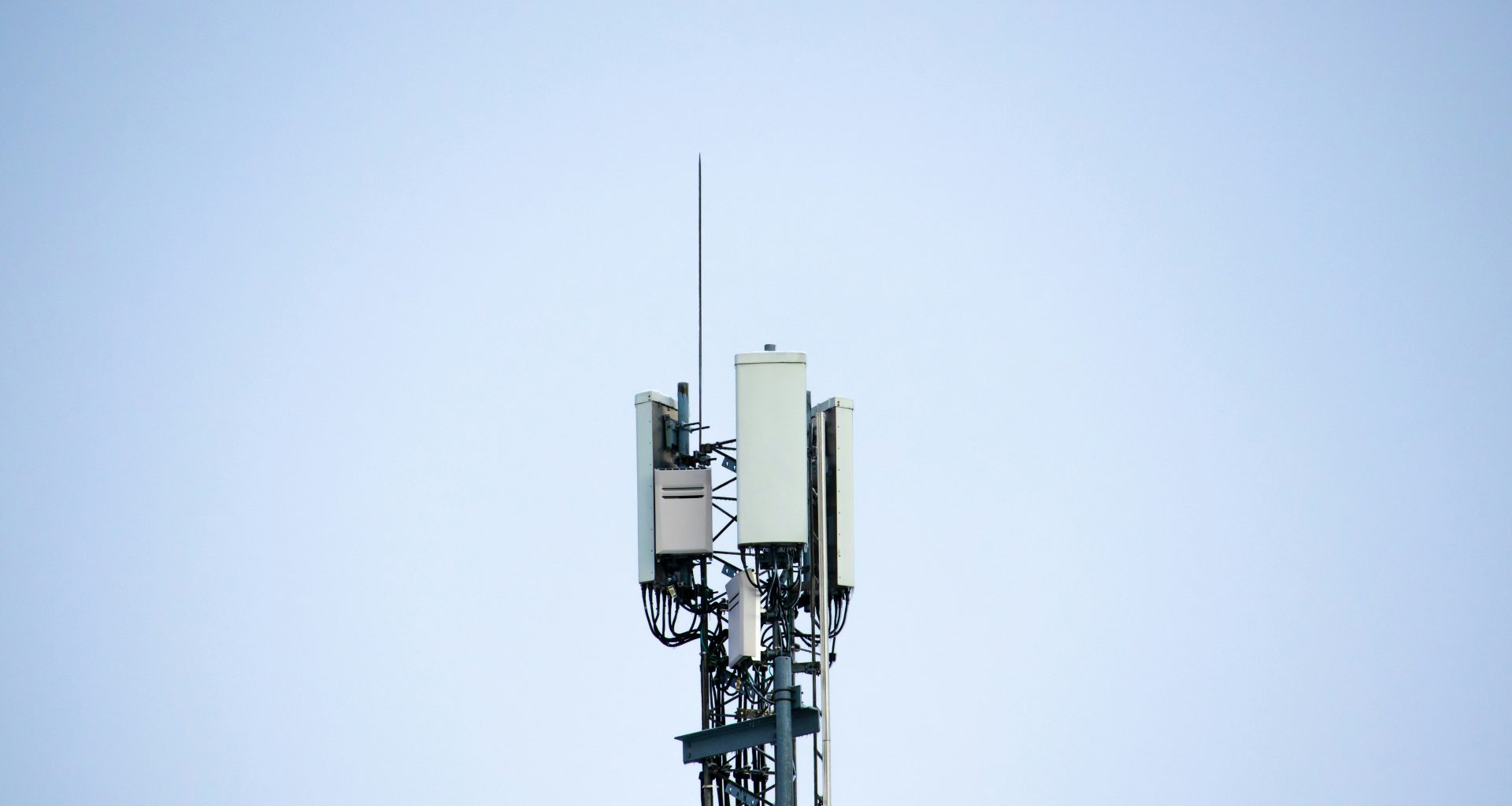 schwarz-graue-industriemaschine-IExrFr_Oygo