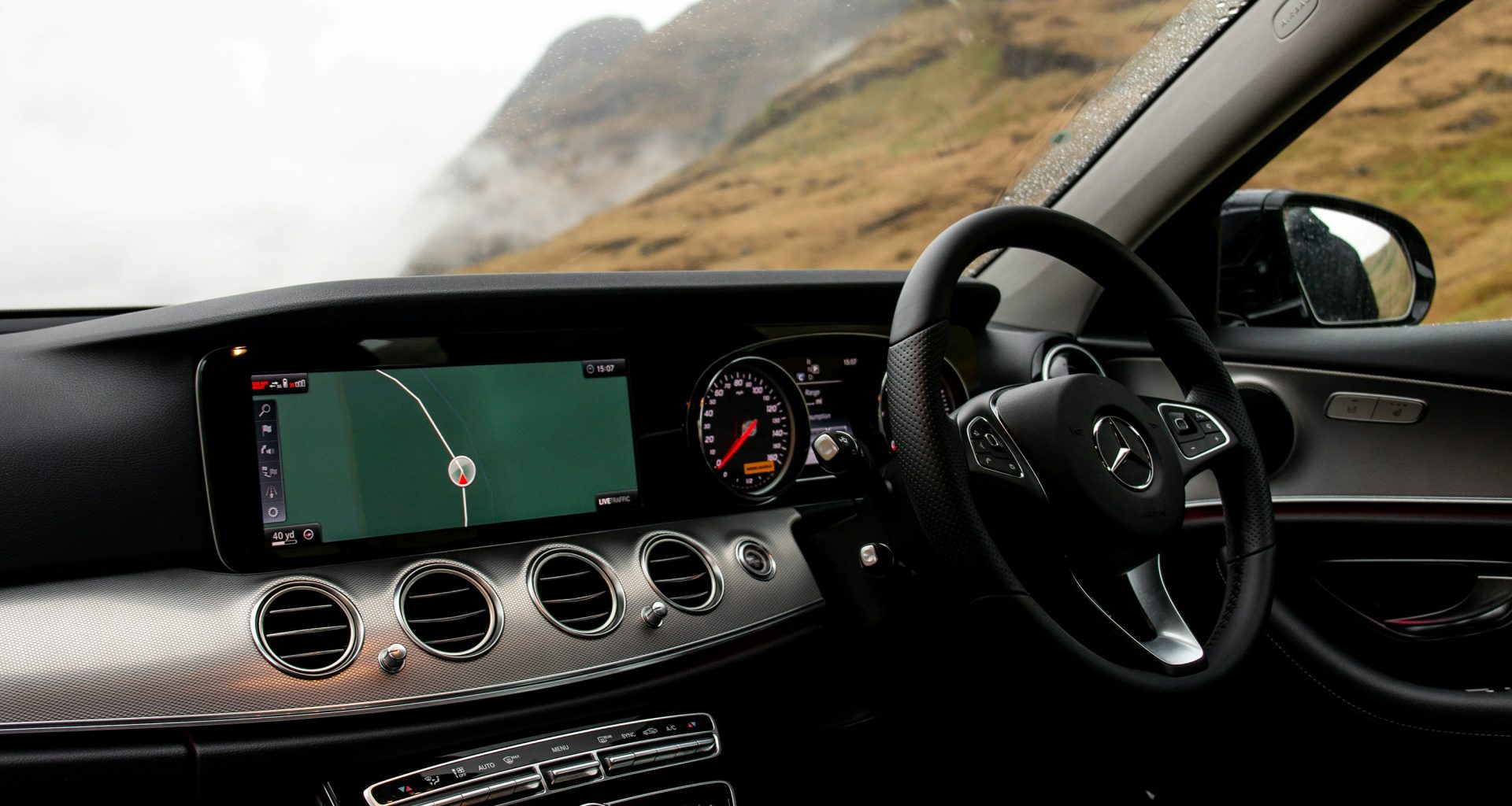 schwarzes-pioneer-1-din-autoradio-OTnkae1syxk