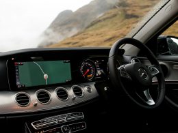 schwarzes-pioneer-1-din-autoradio-OTnkae1syxk