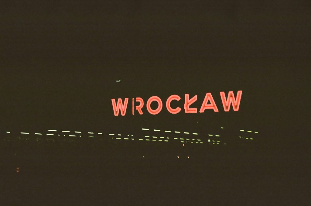 i-love-you-text-auf-schwarzem-hintergrund--V5lZ6zGxMQ