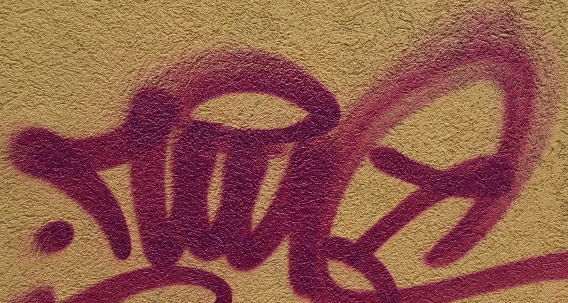 lila-und-weiss-love-print-textil-qXNB607Kuoo