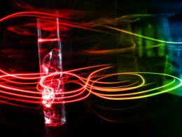 rote-und-grune-lichtstreifen-t6L-NlekP40