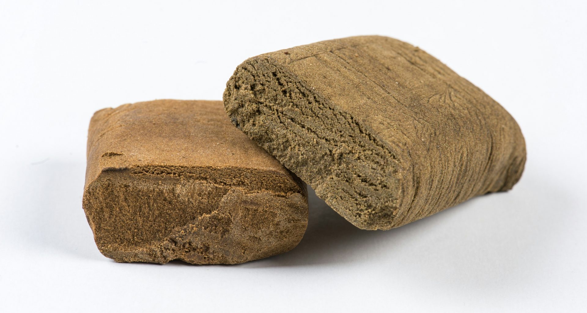 zwei-braune-balken-LmHzkqB8cPY