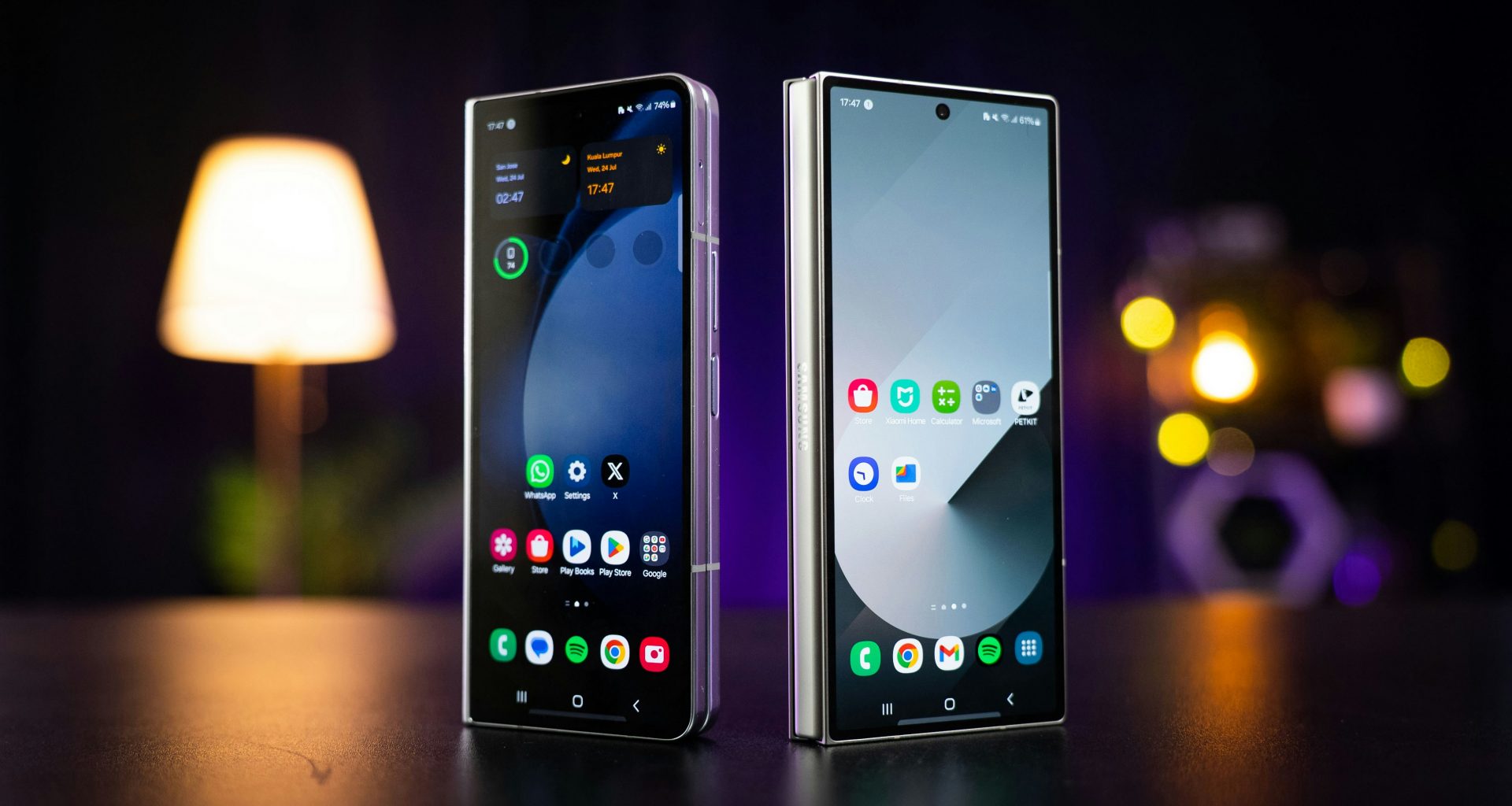 zwei-handys-liegen-nebeneinander-auf-einem-tisch-gf14WyNdr0M