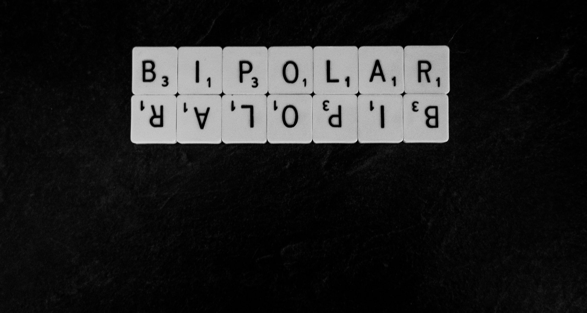 weisser-und-schwarzer-zahlendruck-I3Y1N_d-kHU