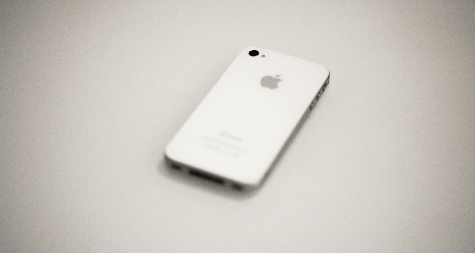 weisses-iphone-5c-l8OERaAeUGM