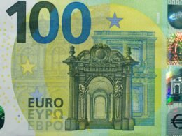 Buffer Dashboard zur Verwaltung von Social Media Posts auf einem Laptop angezeigt