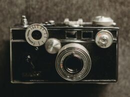 Buffer Dashboard mit Social Media Planungsfunktionen auf einem Laptop-Bildschirm