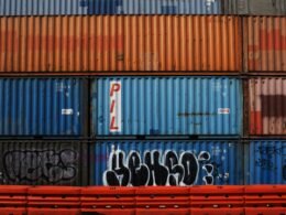 Buffer Dashboard mit geplanten Social Media Posts auf Laptopbildschirm