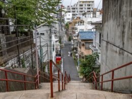 Buffer Dashboard mit geplanten Social-Media-Beiträgen auf unterschiedlichen Plattformen