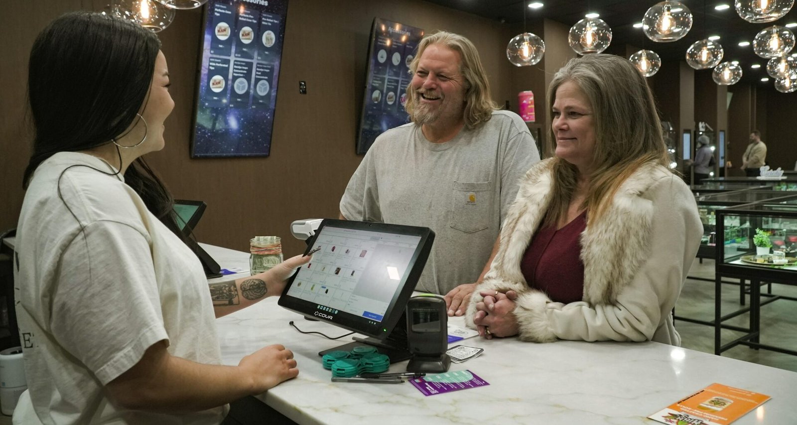 Benutzer plant Social Media Beiträge auf dem Dashboard von Buffer