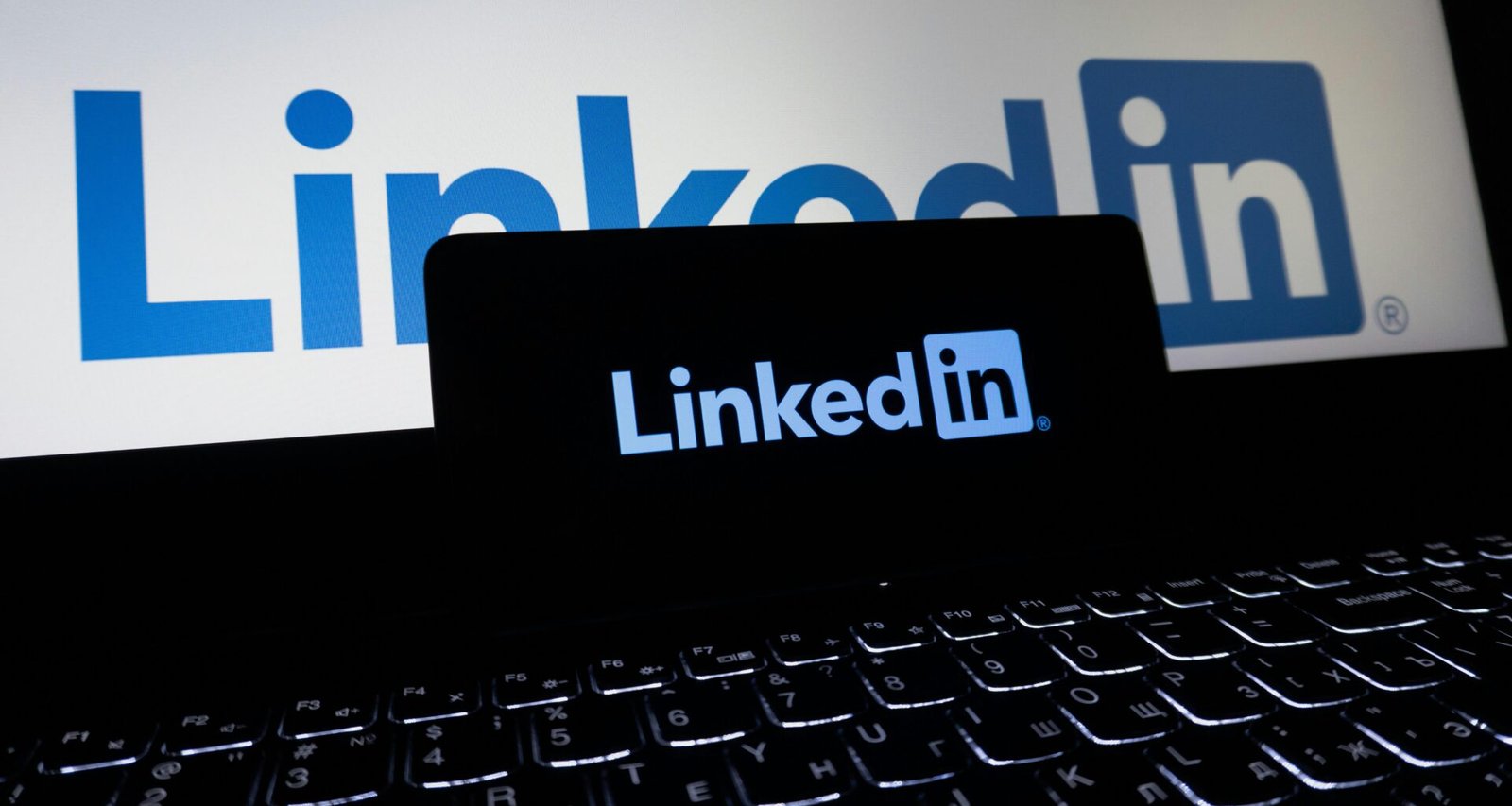 Buffer Dashboard auf einem Laptop-Bildschirm mit Social Media Beitragsplan