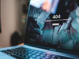 Benutzeroberfläche des Buffer-Dashboards mit geplanten Social-Media-Beiträgen auf verschiedenen Plattformen