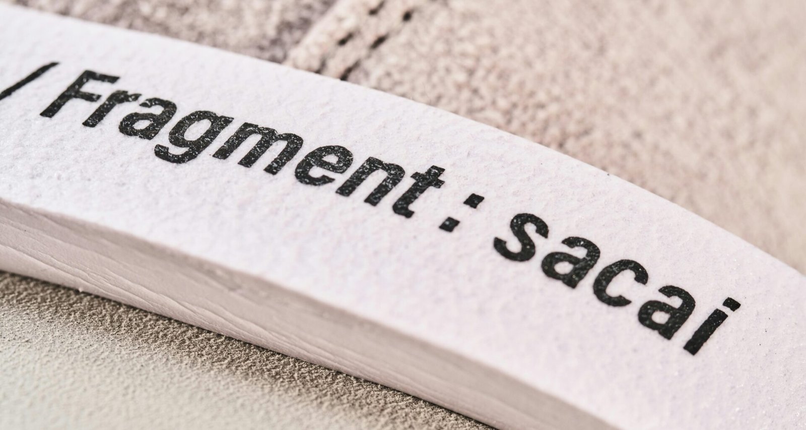 Benutzer arbeitet mit Buffer Dashboard zur Organisation von Social Media Kampagnen