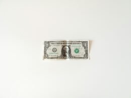 Buffer Dashboard mit Social Media Beitragsplanung auf einem Laptop