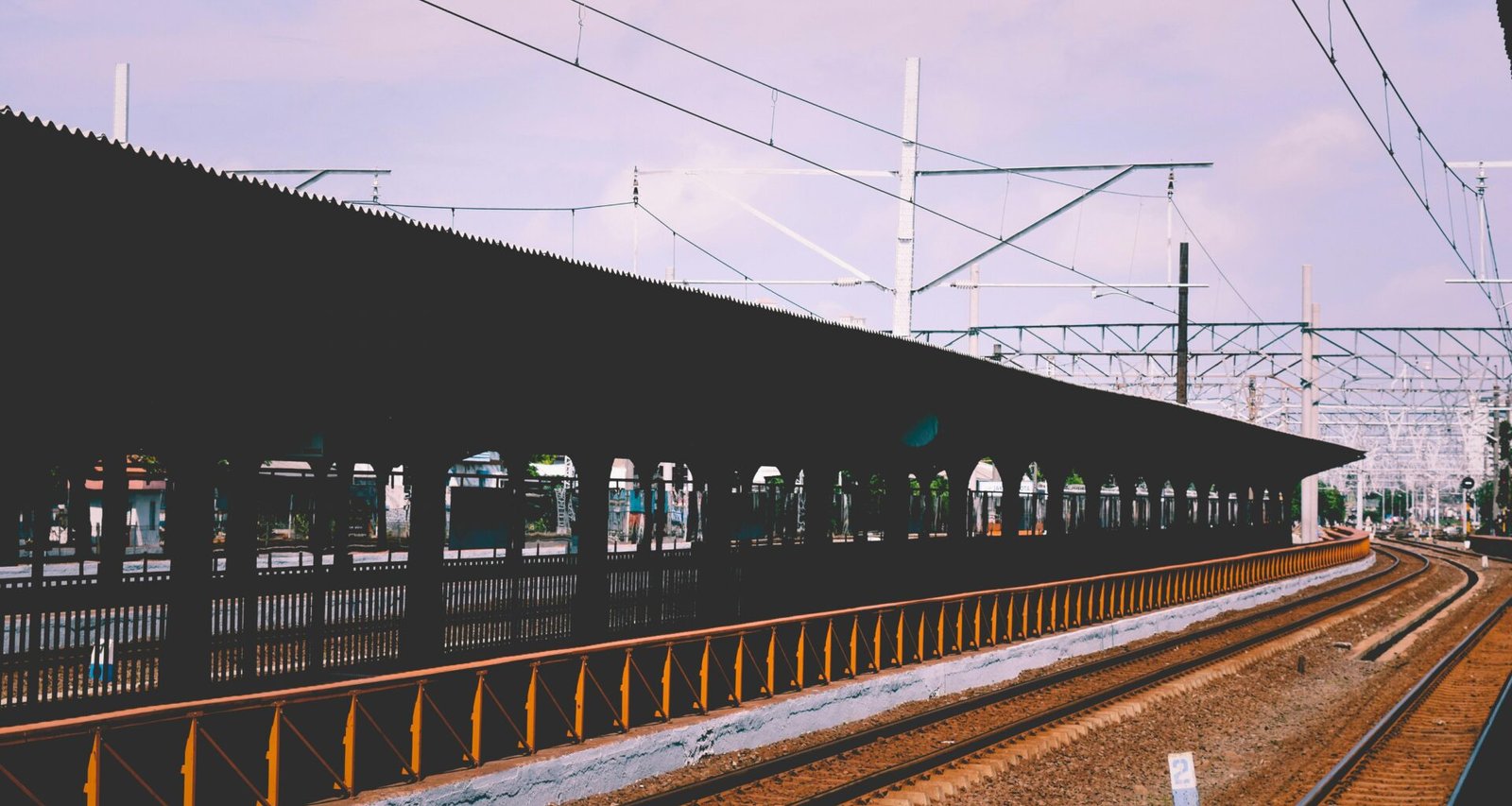 Buffer Dashboard mit geplanten Social Media Beiträgen auf verschiedenen Plattformen