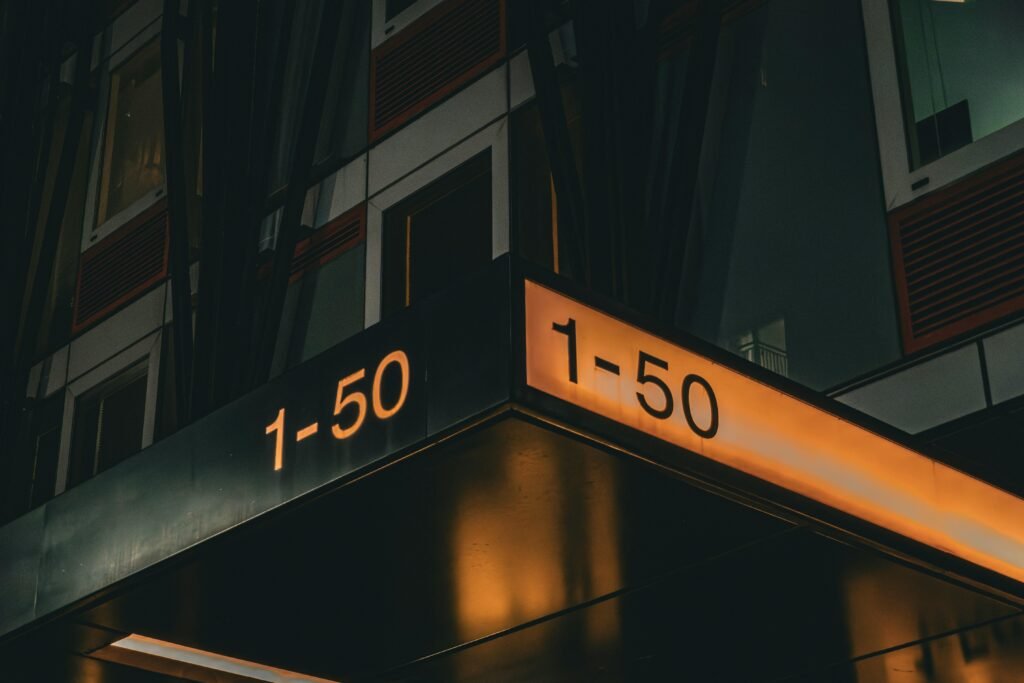 Dashboard von Buffer mit geplanten Social-Media-Beiträgen auf verschiedenen Plattformen
