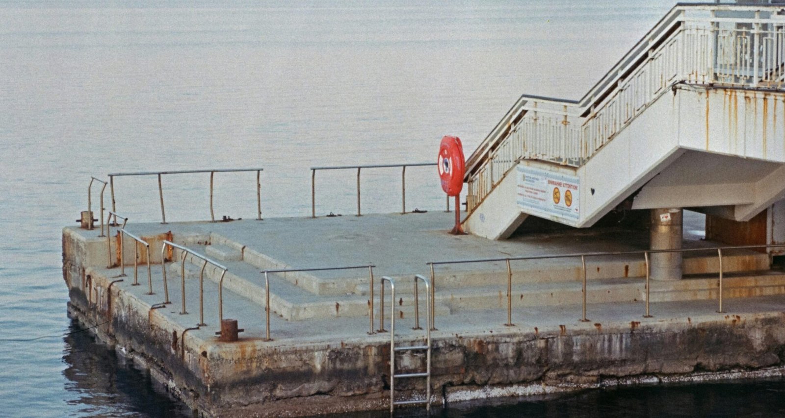 Beispiel einer Social-Media-Planungsübersicht in Buffer auf einem Laptop