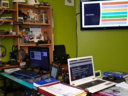 Buffer Dashboard mit Social Media Beitragsplanung auf einem Laptop