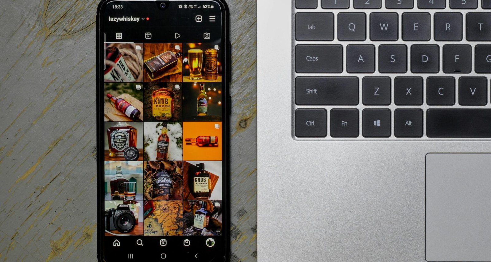 Buffer Dashboard mit Social Media Planungswerkzeugen auf einem Laptop-Bildschirm