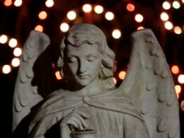 Buffer Dashboard mit geplanten Social-Media-Beiträgen auf einem Desktop-Computer