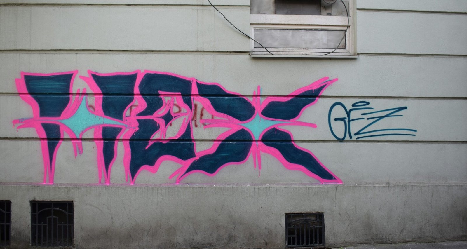 Buffer Plattform Dashboard mit verschiedenen Social Media Beiträgen und Analyse-Statistiken