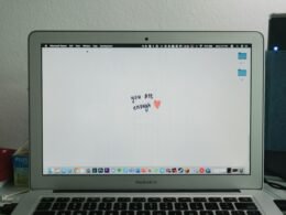 Screenshot des Buffer Dashboards mit geplanten Social-Media-Beiträgen auf verschiedenen Plattformen