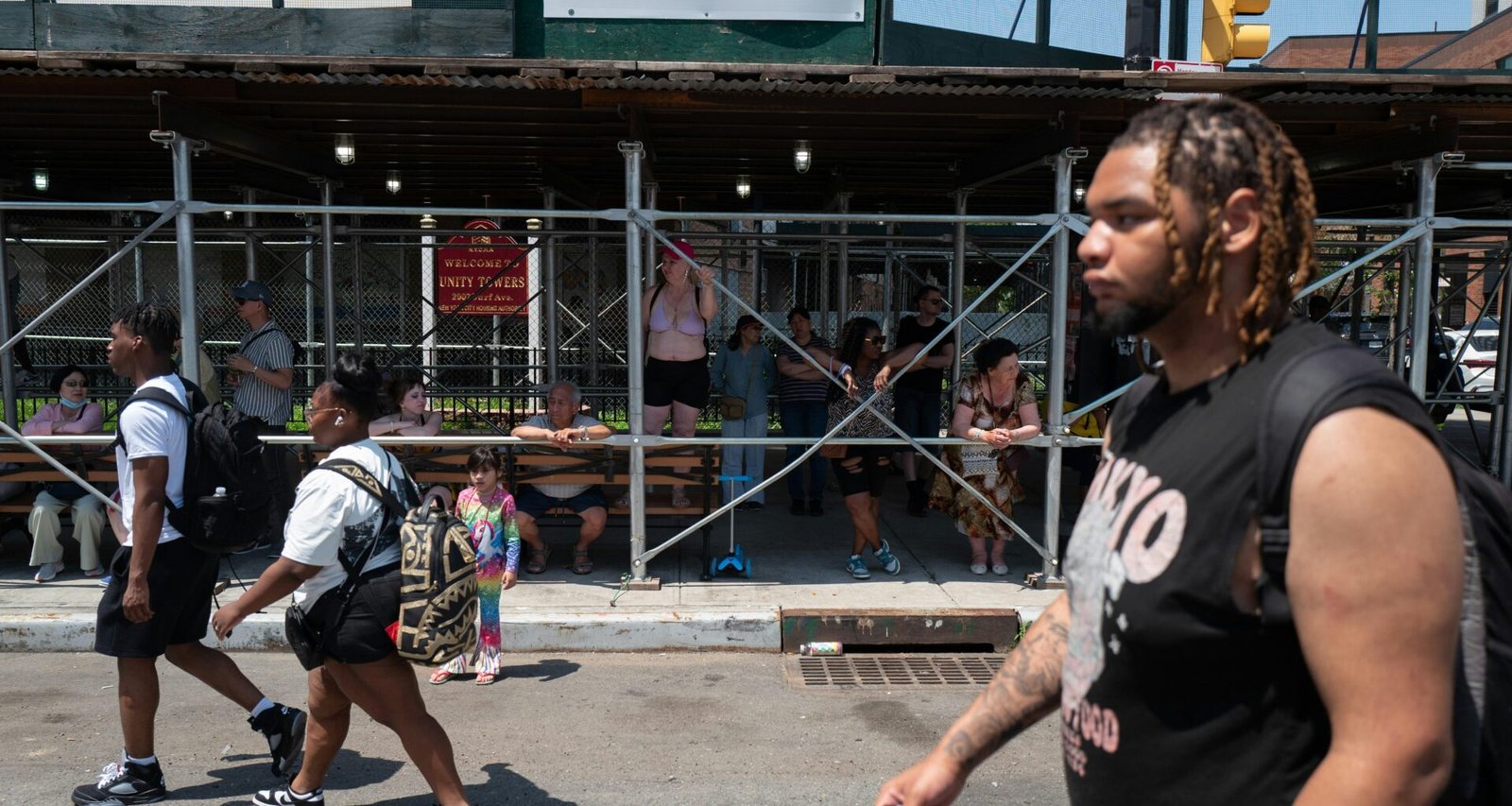 Buffer Dashboard mit geplanten Social-Media-Beiträgen auf verschiedenen Plattformen