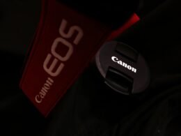 Übersicht der Buffer-Plattform mit Social Media Statistiken auf einem Laptop-Bildschirm