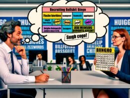 Satirische Büroszene mit HR-Recruiter und Bewerber, die während eines Vorstellungsgesprächs Recruiting-Bingo mit typischen Floskeln auf Bingo-Kugeln spielen. Der Bewerber rollt mit den Augen, während Motivationsposter im Hintergrund verblassen.