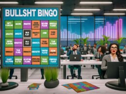 Großraumbüro mit humorvollem Bullshit Bingo-Board, Recruiter mit ratlosen Gesichtern und Stellenanzeigen voller Buzzwords auf Monitoren.