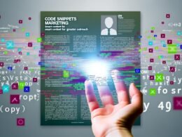 Hand hält ein leuchtendes Code-Snippet vor grauen, zerfließenden Stockfotos mit farbigen Linien und modernen Share- und Copy-Symbolen als Sinnbild für virale Reichweite, darüber der Titel: 'Code Snippets Marketing: Cleverer Content für mehr Reichweite'.