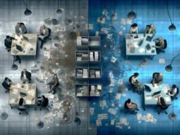 Zweigeteilter digitaler Workspace: Links chaotisches, unorganisiertes Team mit Papieren und Kabeln, rechts strukturiertes, effizientes Team mit klaren Workflows und geordneten Daten, in der Mitte ein leuchtender Governance-Blueprint als Brücke.