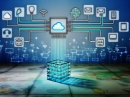 Modernes Headless CMS-Ökosystem mit transparentem CMS-Kern, offenen APIs, Datenströmen zu verschiedenen Endgeräten und modularen Bausteinen, ergänzt durch technische Trends, Chancen und einer Schritt-für-Schritt-Umsetzung.
