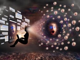 Collage über KI-Fake-News: Smartphone mit Deepfake-Video, GPT-generierte Texte, wirbelnde Social-Media-Icons und Kontrast aus panischer und skeptischer Person im Schatten.