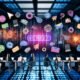 Marketer*innen arbeiten an Schreibtischen in einem kreativen Büro mit bunten Bannern, Analytics-Dashboards, digitalen Overlays und einem datenreichen Hintergrund.