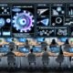 Moderne Marketing-Agentur mit digitalen Dashboards, durchgestrichenen Excel-Tabellen und einem zentralen Zahnradsystem für KI-gestütztes Datenmanagement.