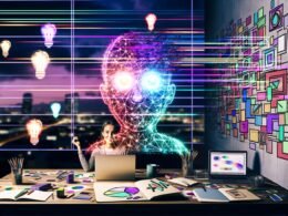 Moderner Arbeitsplatz mit Laptop, bunten Notizbüchern, skizzenhaften Mindmaps und einer neugierigen Person, die einem leuchtenden KI-Hologramm gegenübersitzt. Farbige Datenströme und kreative Symbole verbinden beide.