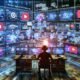 Illustration eines modernen Kontrollraums 2025 mit Creator, mehreren Social-Media-Monitoren, Analytics-Dashboards und Datenströmen als Symbol für datengesteuerte Markenführung.